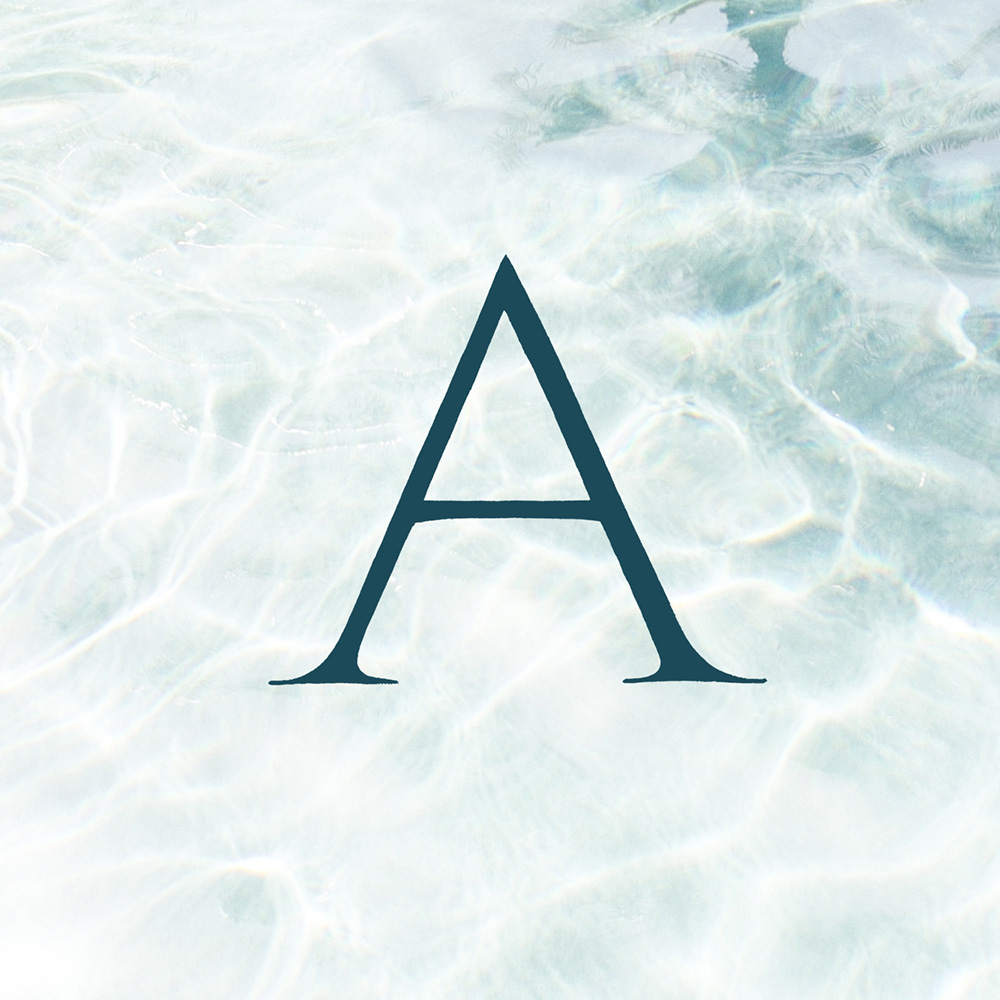 hand made letter design voor parfum logo
